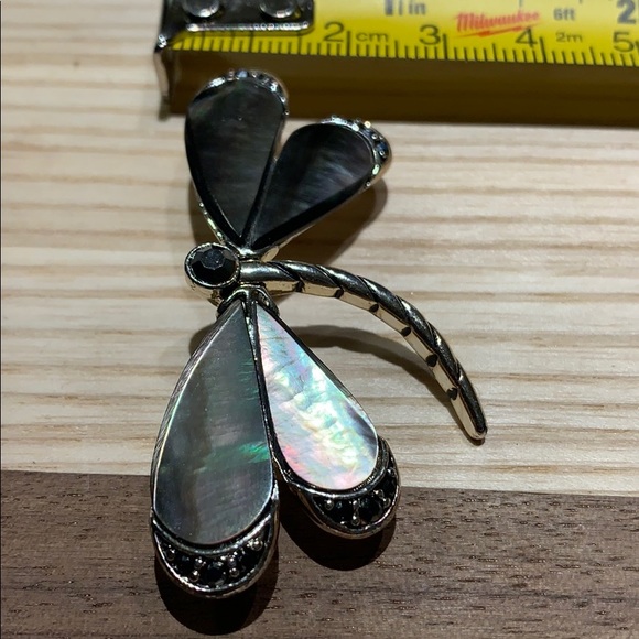 Monet silver/mother of pearl dragonfly brooch - Picture 7 of 8